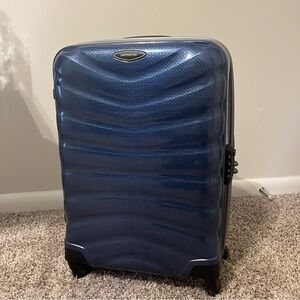 Samsonite Firelite Spinner carry-on